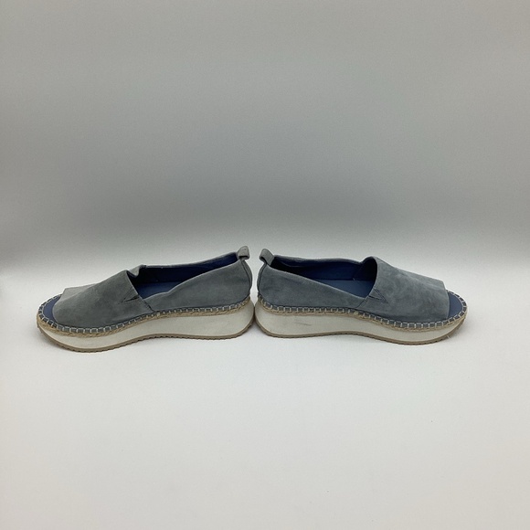 988. DKNY Orza Baby Blue Suede Wedge Sandals NWT Size 9 - Picture 1 of 4